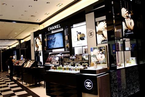 chanel bloomingdale|stores that carry chanel.